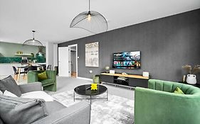 Luxury Apartment - Secure Parking - Gated Development - Near Jq & Birmingham City Centre 6Sh
